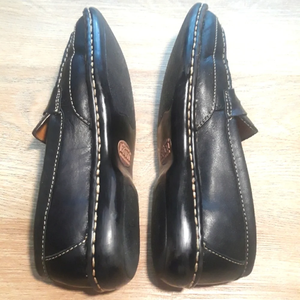 Vintage Born Women's Black Penny Loafers / Size 7.5 Square Toe Slip On Shoes